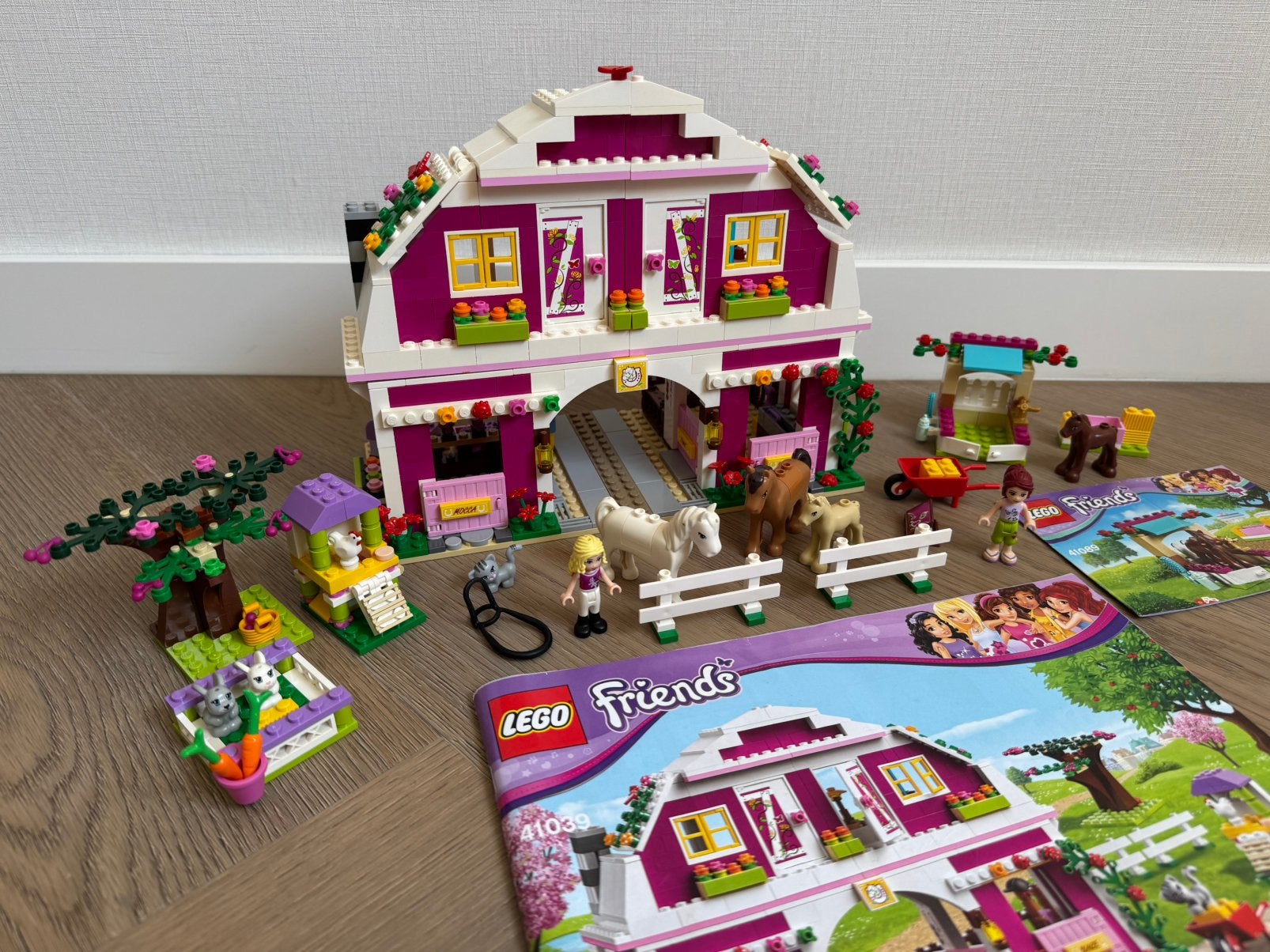 2x Lego Friends set. Thema: manege, paarden 41039 en 41089, Inclusief minifiguren, Lego, Friends, Ophalen of Verzenden