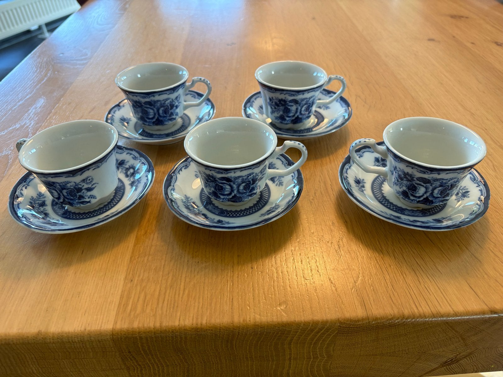 Blue Rose Fine China: 5 Kopjes met Schoteltjes, Ophalen of Verzenden