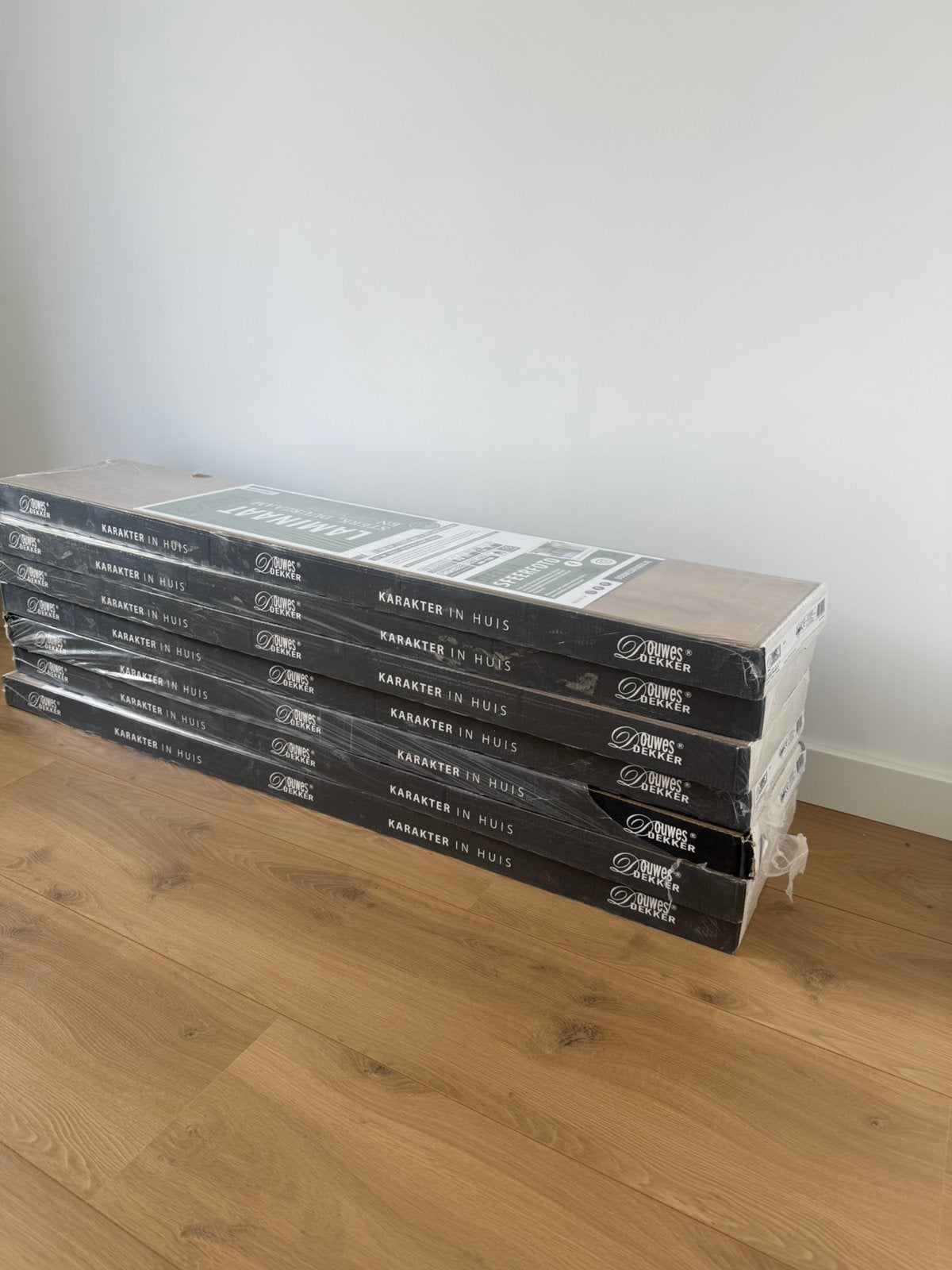 Laminaat Douwes Dekker, breed, 7 pakken, water resistent, Ophalen, Nieuw, Bruin, 10 tot 25 m²
