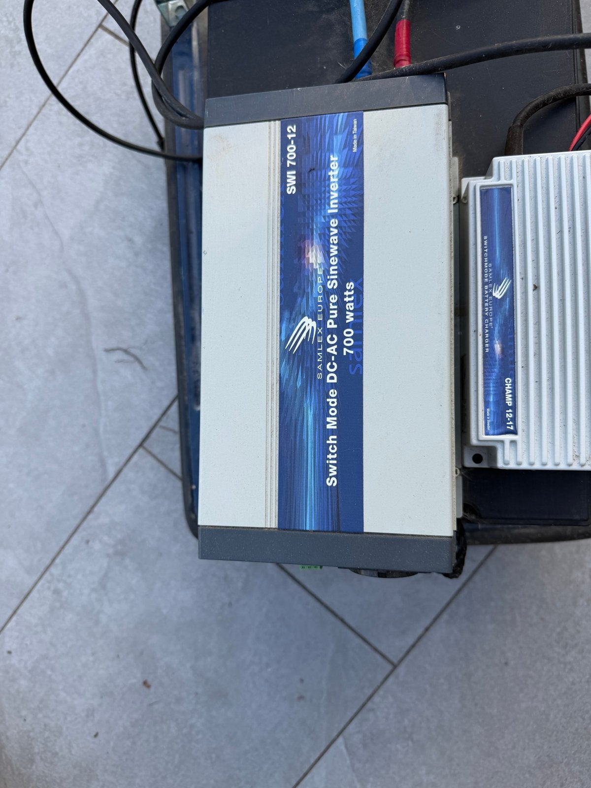 Zware accu met omvormer en oplader voor mobiele toepassingen, Ophalen of Verzenden, Gebruikt