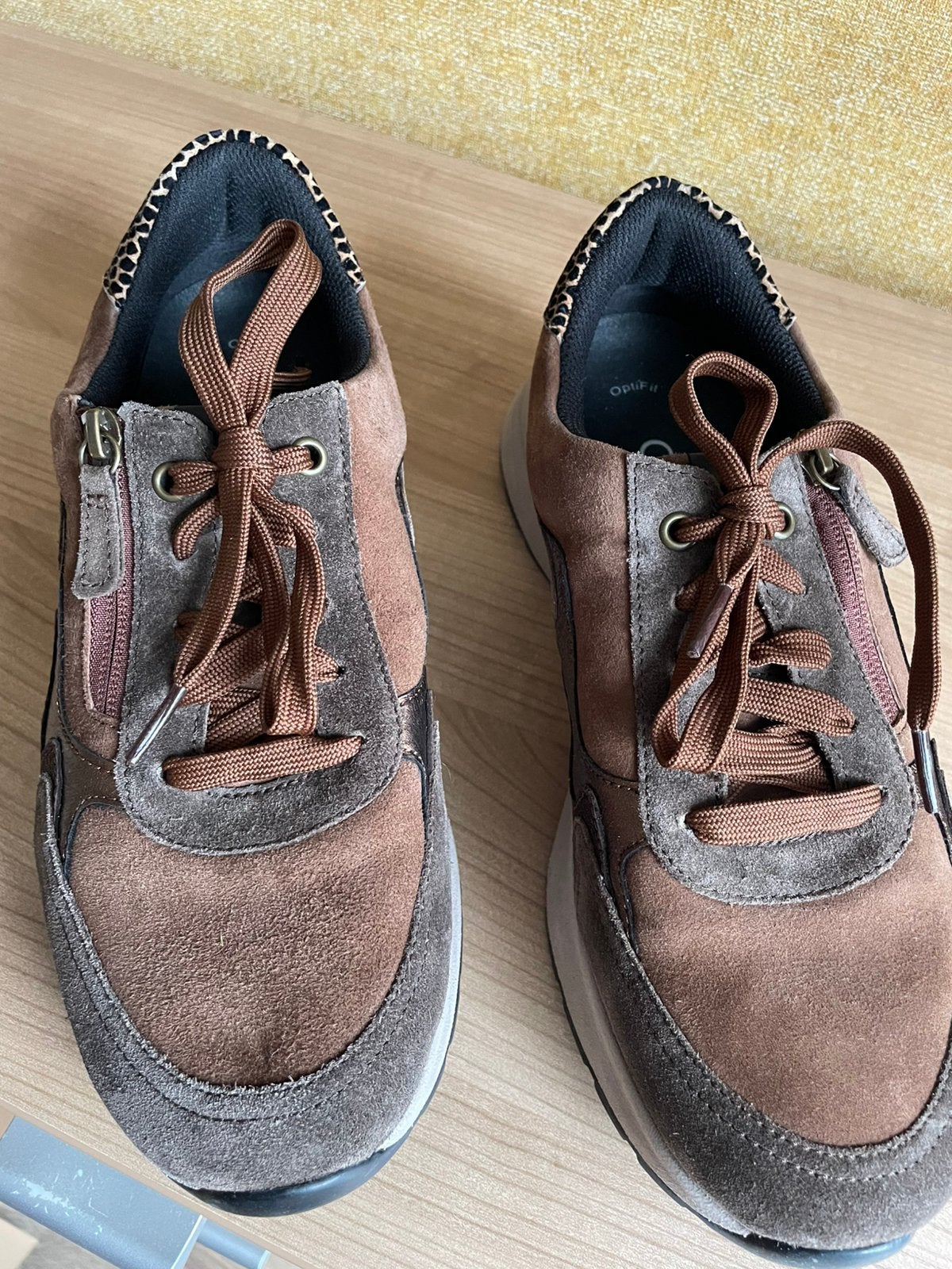 Gabor Comfort sneakers bruin suede maat 7K, Kleding | Dames, Schoenen, Bruin, Verzenden, Sneakers of Gympen, Zo goed als nieuw
