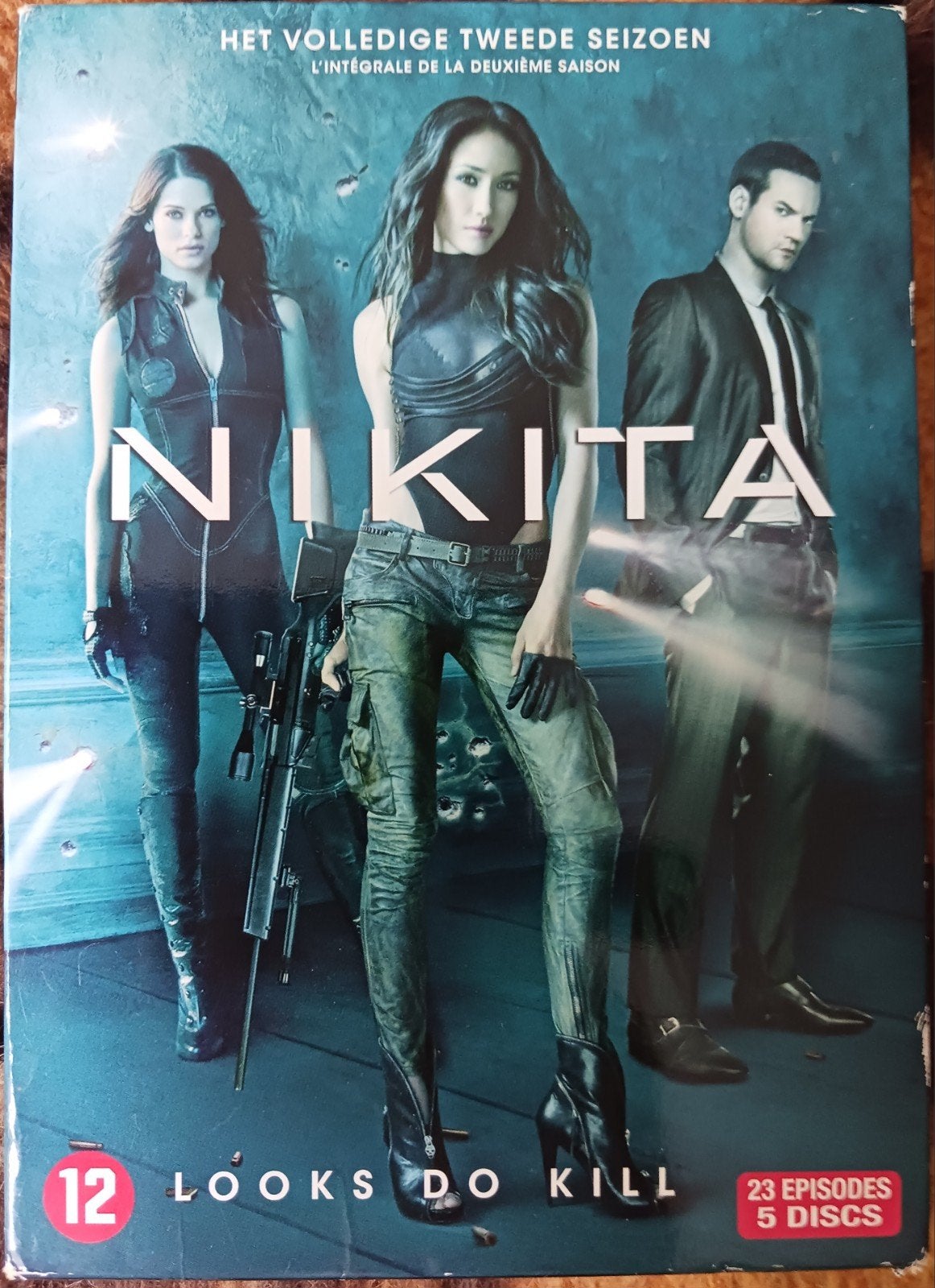 Nikita - Het Volledige Tweede Seizoen, Cd's en Dvd's, Dvd's | Tv en Series, Zo goed als nieuw, Actie en Avontuur, Seizoen 2, Bonusmateriaal