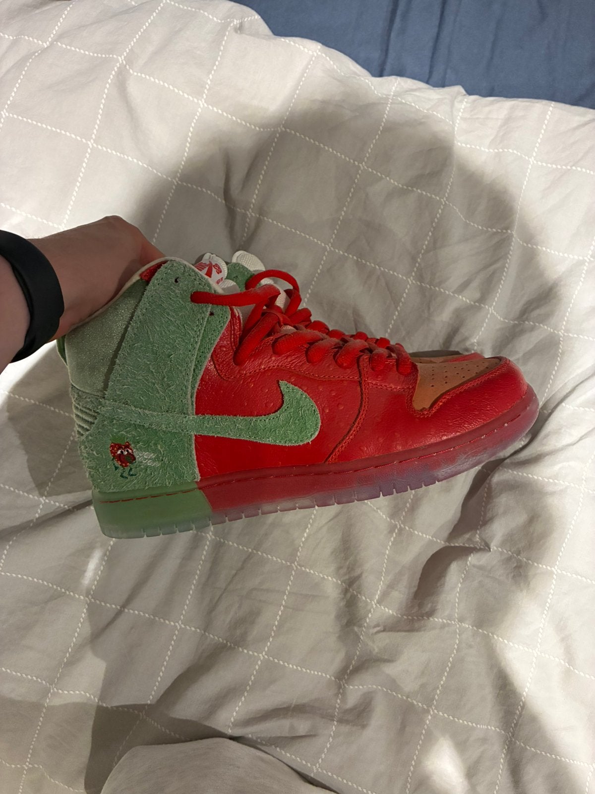 Strawberry Nike Dunk High, Overige kleuren, Verzenden, Sneakers of Gympen, Zo goed als nieuw