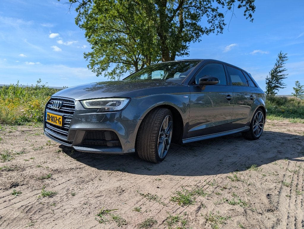 Audi A3 1.5 Tfsi 150pk CoD Ultra S-tronic 2019 Grijs, 15 km/l, Zwart, 4 cilinders, 1500 cc