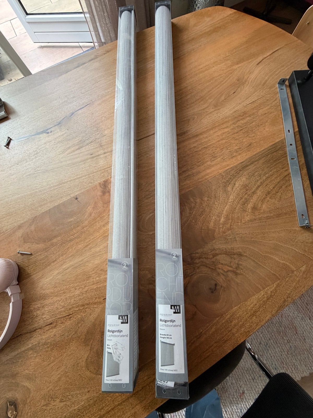 2 Karwei Rolgordijnen Lichtdoorlatend Wit streep 90x190 cm, Wit, Karwei, Nieuw, Ophalen of Verzenden