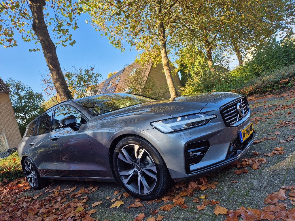 Volvo V60 B4 R-Design Mild Hybrid 2021 Grijs, 1800 kg, Zwart, 4 cilinders, 1969 cc