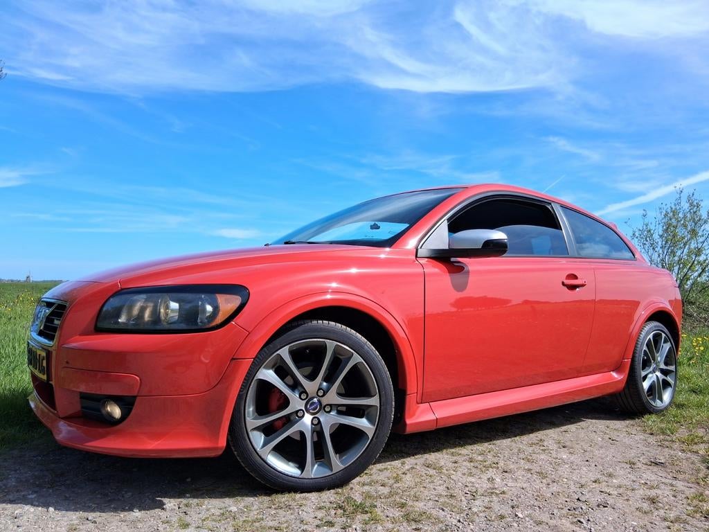 Volvo C30 1.6 2007 Rood R-line, Voorwielaandrijving, 1596 cc, 4 cilinders, 4 stoelen