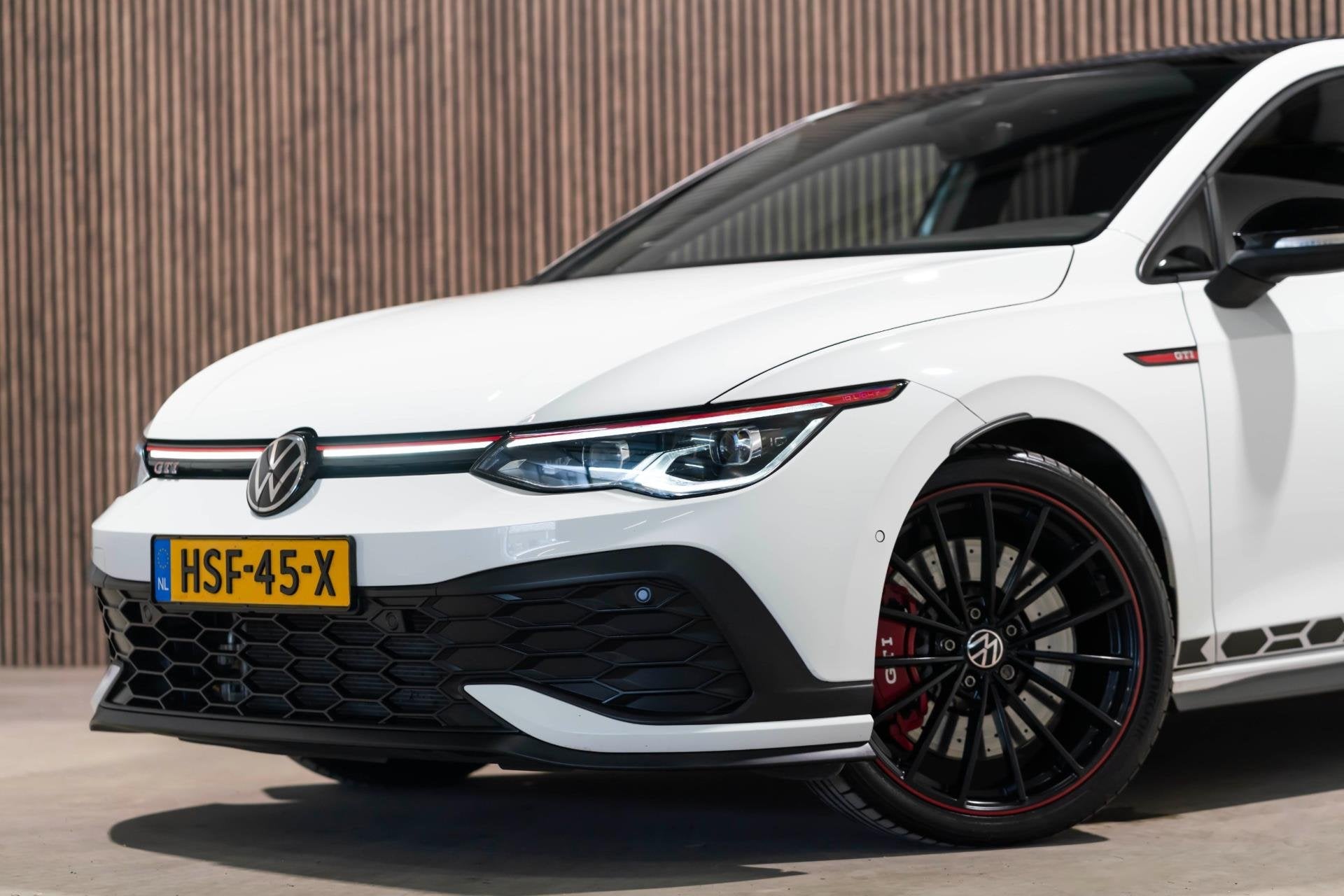 Volkswagen GOLF 2.0 TSI GTI 45 JAHRE EDITION AKRAPOVIC DSG P, Dealer onderhouden, 15 km/l, Gebruikt, 4 cilinders