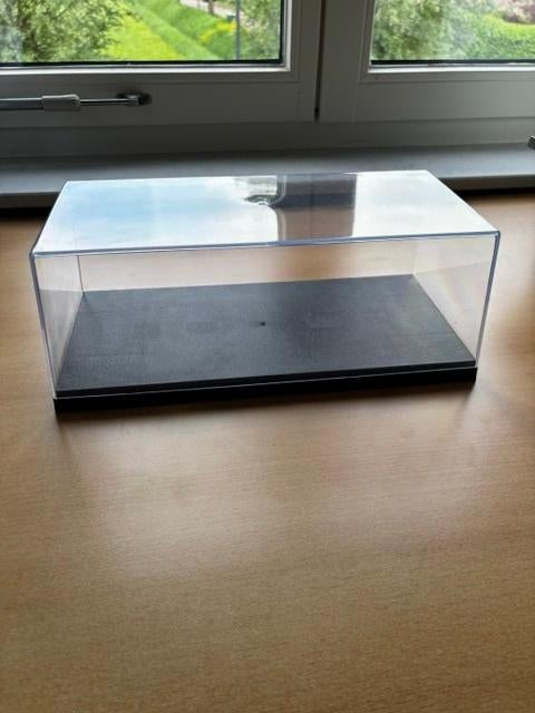 Showcase 2, Hobby en Vrije tijd, Ophalen, Zo goed als nieuw, Overige typen, Overige merken