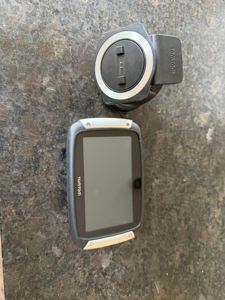 TomTom Rider 410 met lader, autohouder en geüpdatete kaarten, Ophalen of Verzenden, Gebruikt