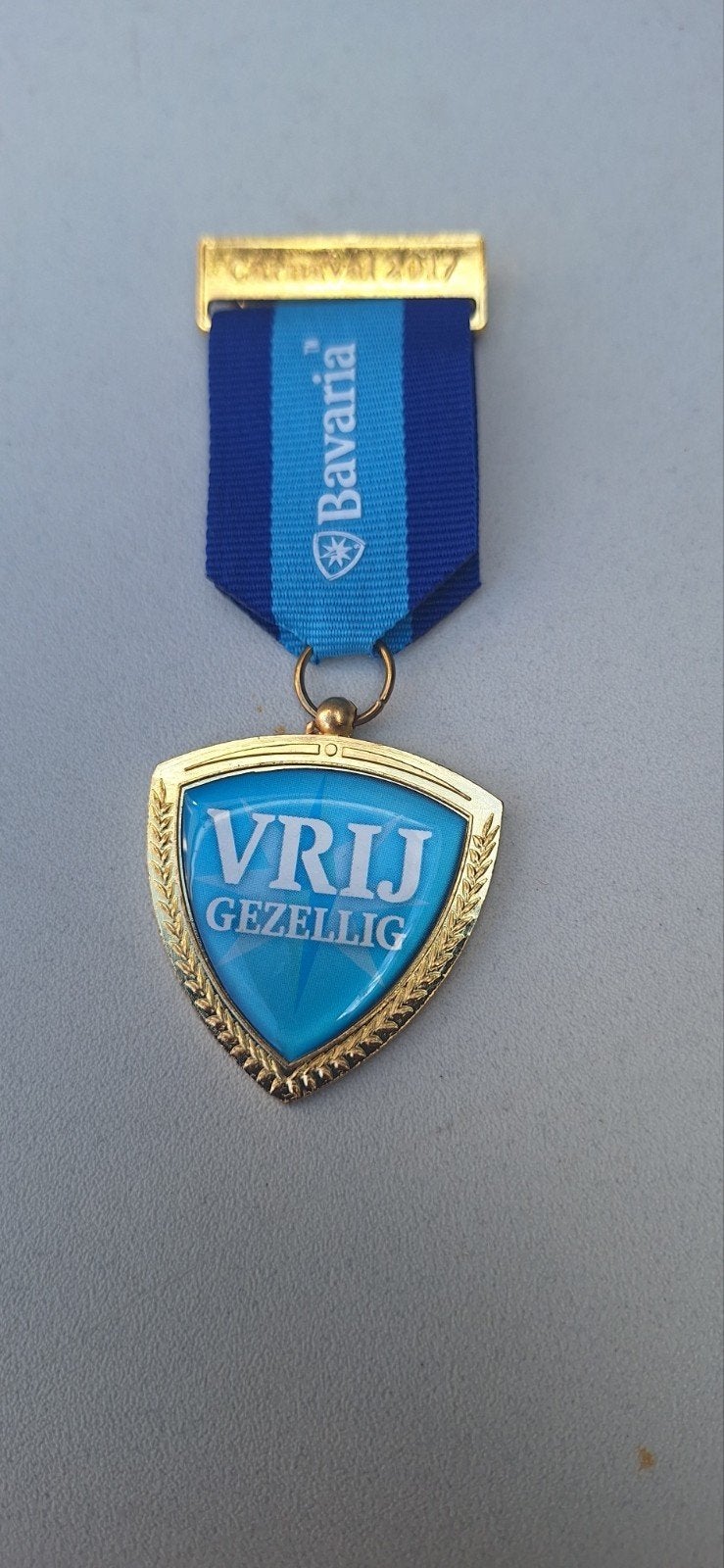 Bavaria carnaval medaille 2017 vrij gezellig (281124), Verzamelen, Ophalen of Verzenden, Zo goed als nieuw, Reclamebord, Plaat of Schild