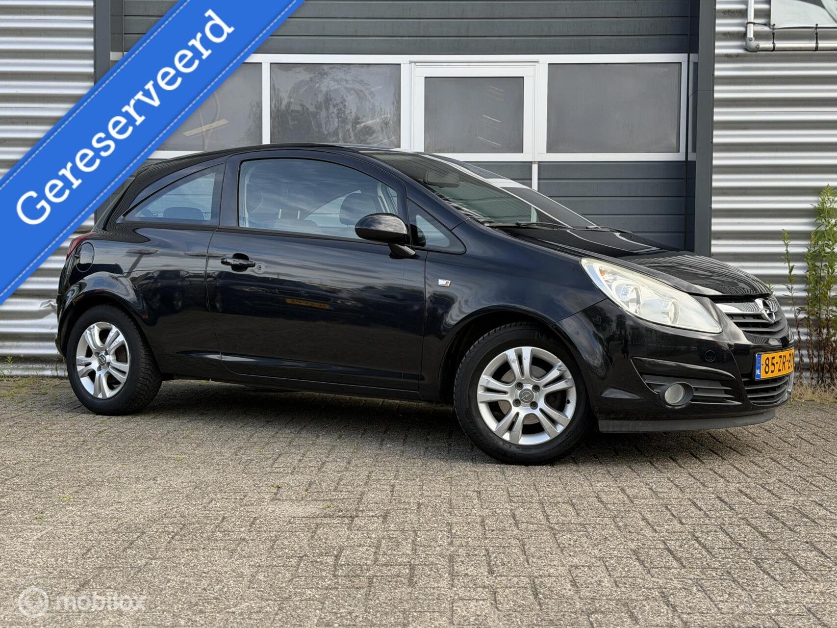 Opel Corsa 1.4-16V Cosmo 2008|APK 07-2027|LM Velgen|Cruise|, Voorwielaandrijving, Gebruikt, 4 cilinders, Zwart