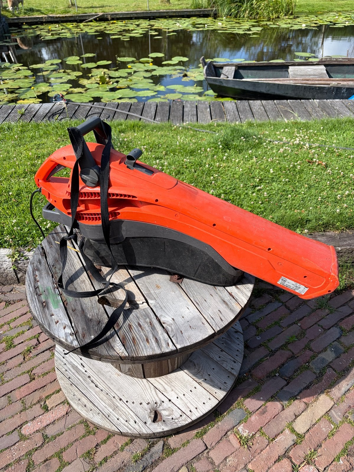 Flymo GardenVac 2500W Turbo Bladblazer/Bladzuiger, Ophalen, Gebruikt, Ruggedragen, Met opvangzak