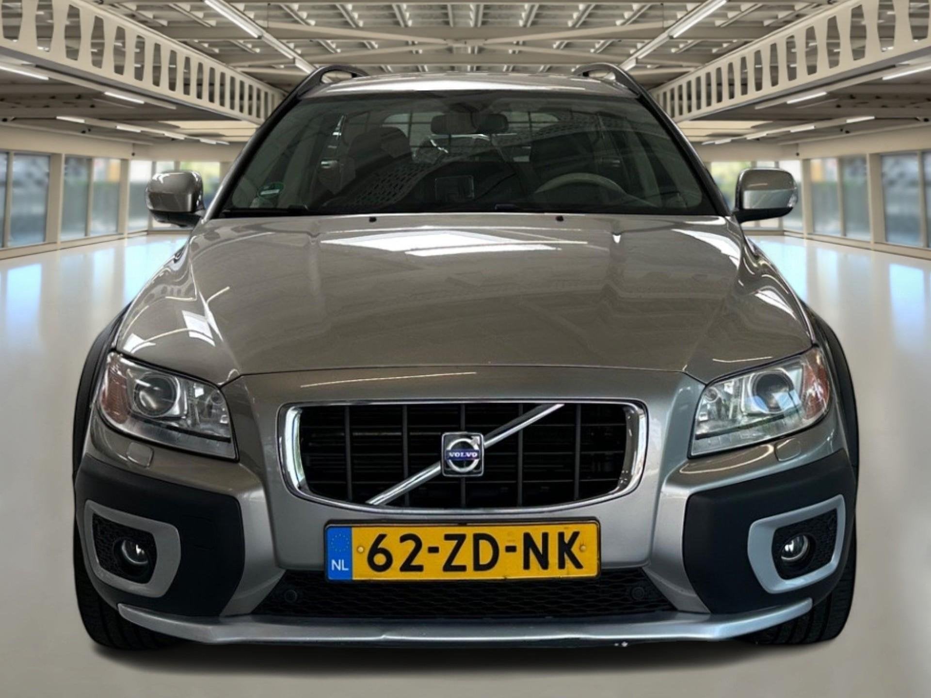 Volvo XC70 3.2 Summum Zeer nette en top onderhouden XC70, Hi, Auto's, Automaat, 238 pk, Automatische klimaatregeling, XC70