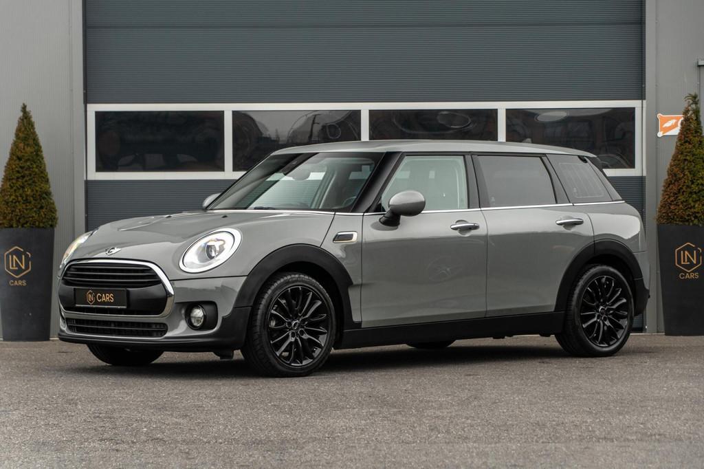 Mini Clubman 1.5 One Chili Serious Business | MOONWALK GREY, Auto's, Mini, Voorwielaandrijving, Stof, Gebruikt, Met garantie (alle)