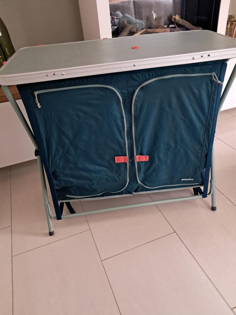 Campingkastje van quechua, Ophalen, Campingkast