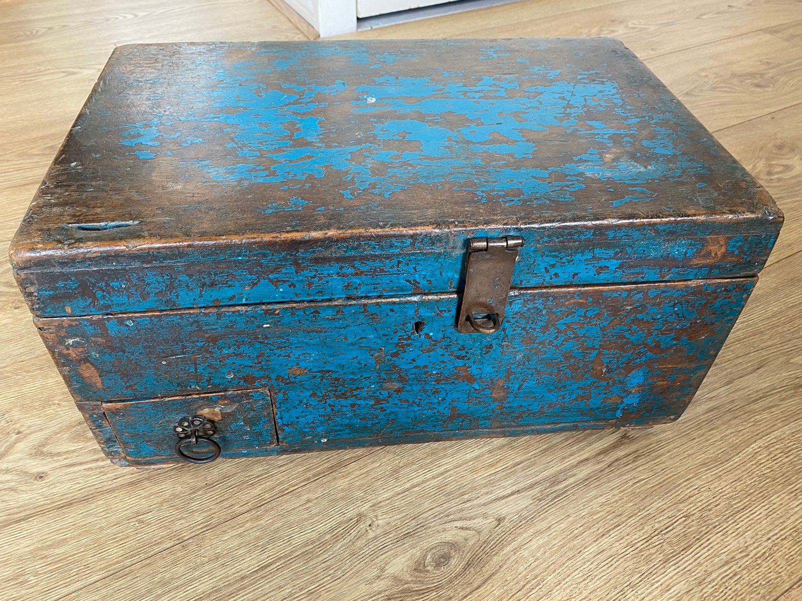 Unieke Antieke Oude Vintage India Geldkist Kassa Kist Kistje, Huis en Inrichting, Woonaccessoires | Kisten, Minder dan 50 cm, Gebruikt