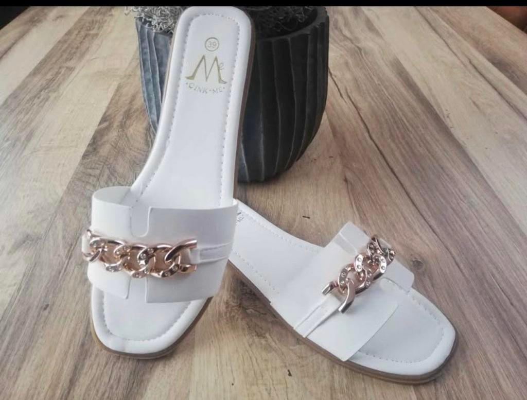 Partij nieuwe slippers en sandaaltjes 39 paar, Ophalen, Nieuw
