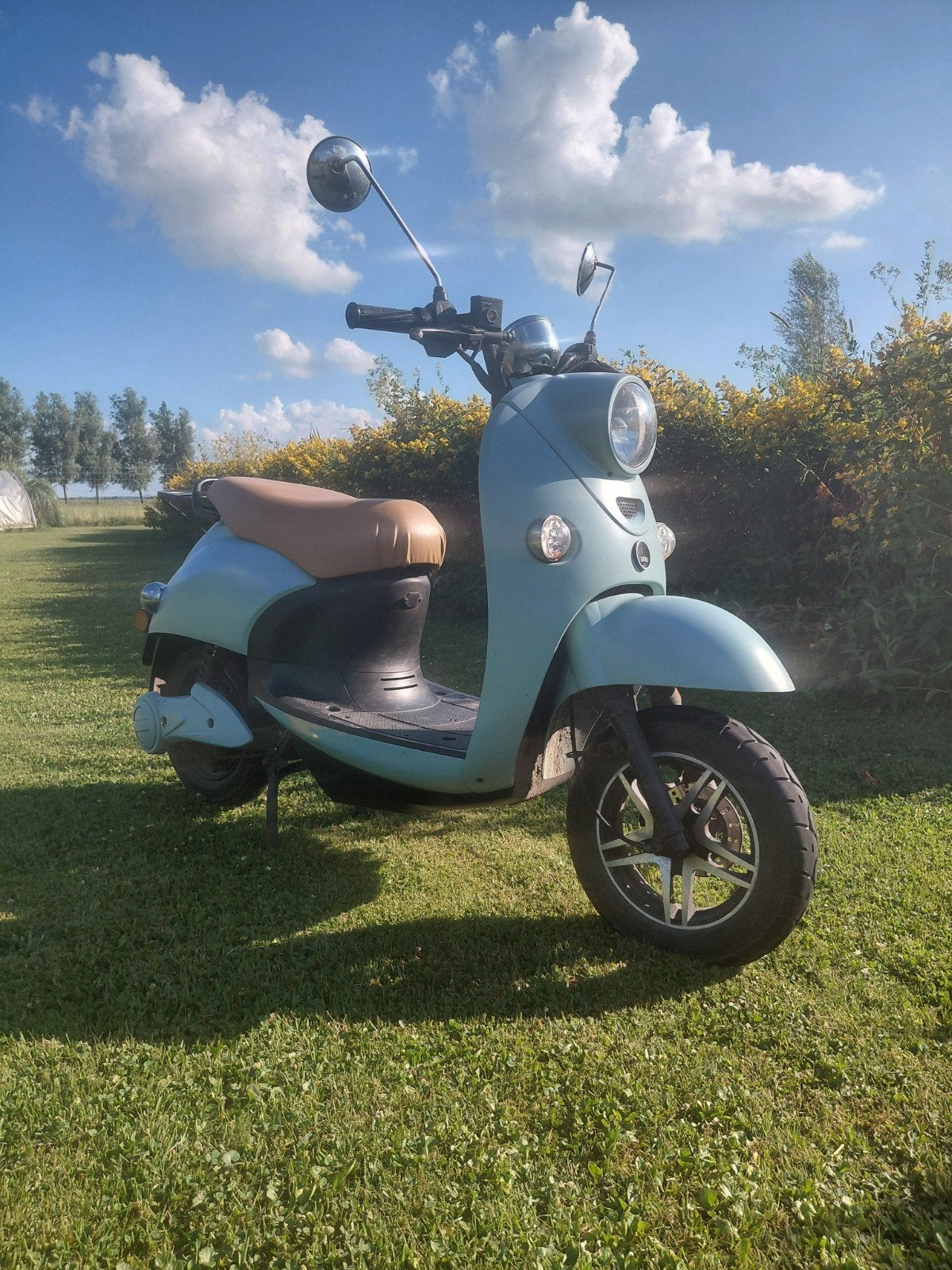 UNU elektrische scooter, geel kenteken, Ophalen, Gebruikt, Maximaal 45 km/u, Elektrisch