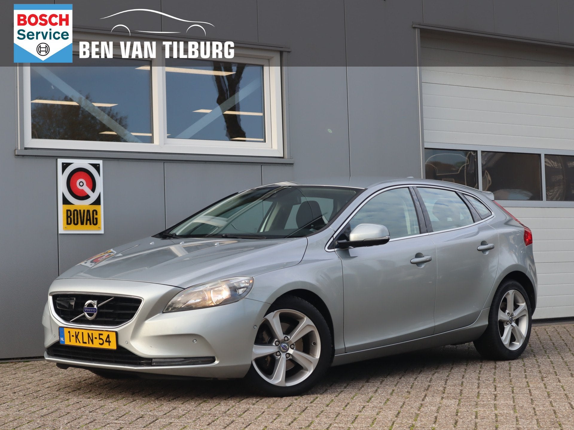 Volvo V40 1.6 T4 Summum / Vol leder / Navi / Cruise, Gebruikt, Beige, 4 cilinders, 179 pk