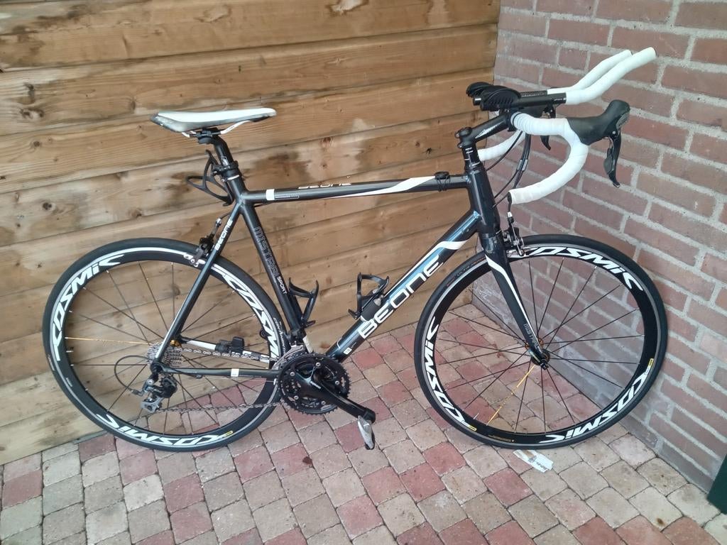 Beone Racefiets 58cm met Carbon Velgen en Balhoofd, Fietsen en Brommers, Fietsen | Racefietsen, Ophalen