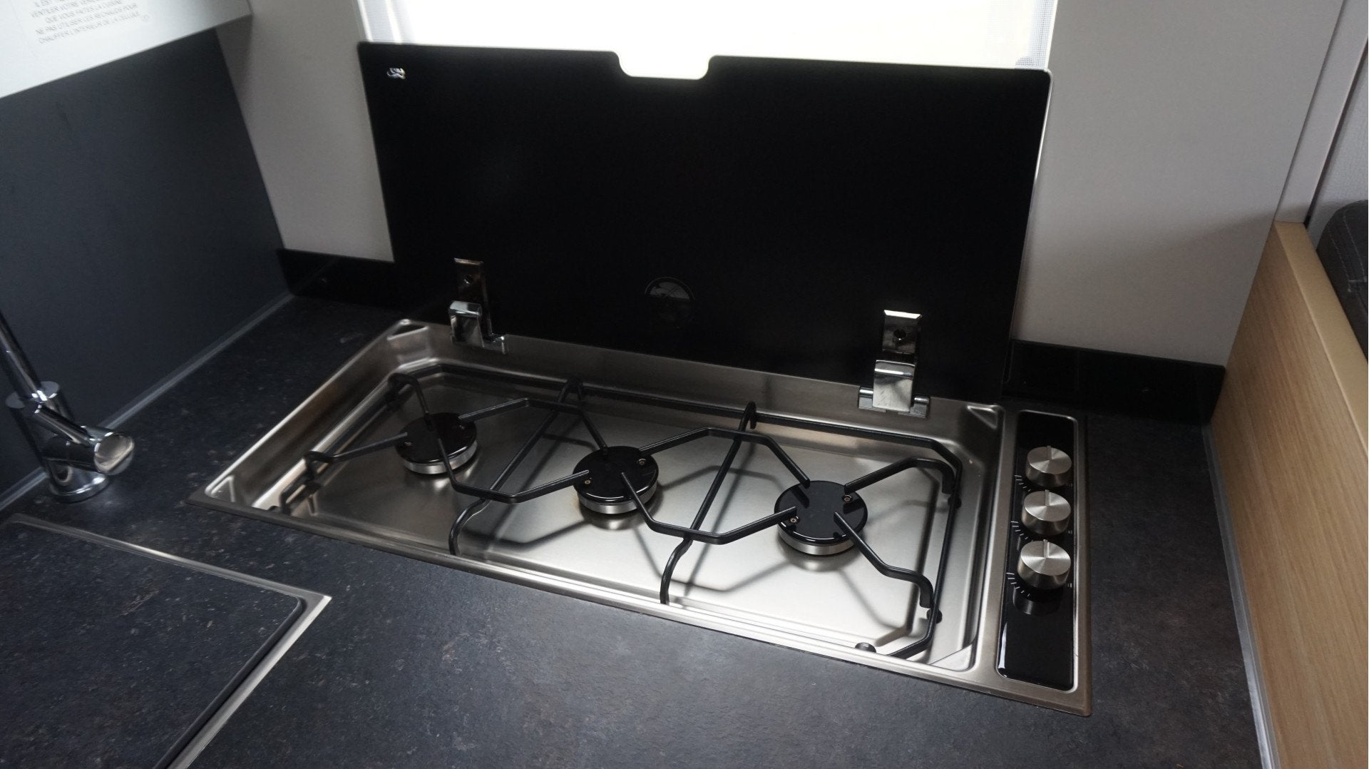 Foto 56 van Adria MATRIX 670SC PLUS AUTOMAAT 141 pk Zonnepan. Electr. Fi