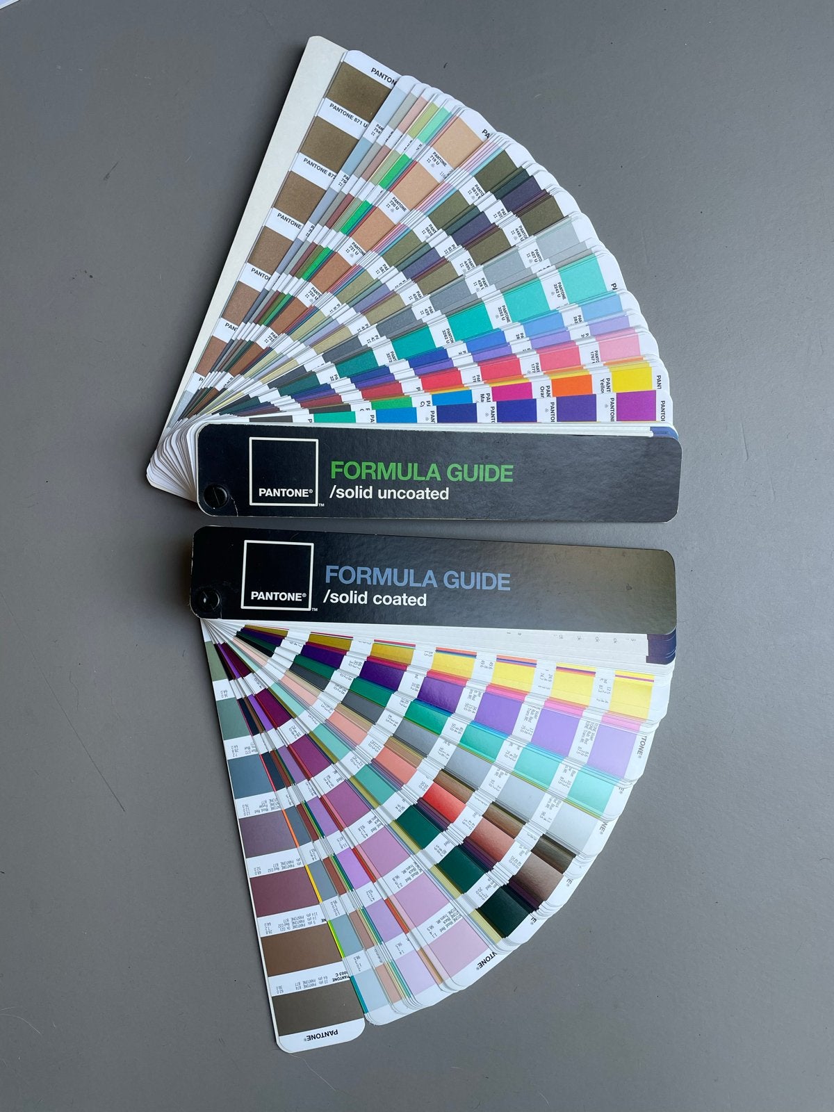 Pantone Formula Guide Uncoated en Coated Kleurenwaaier, Ophalen of Verzenden, Zo goed als nieuw