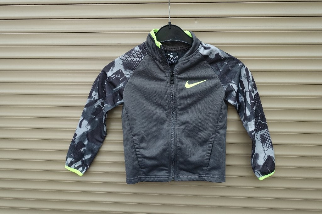 Nike jasje.   4  jaar, Verzenden, Jongen of Meisje, Zo goed als nieuw, Nike