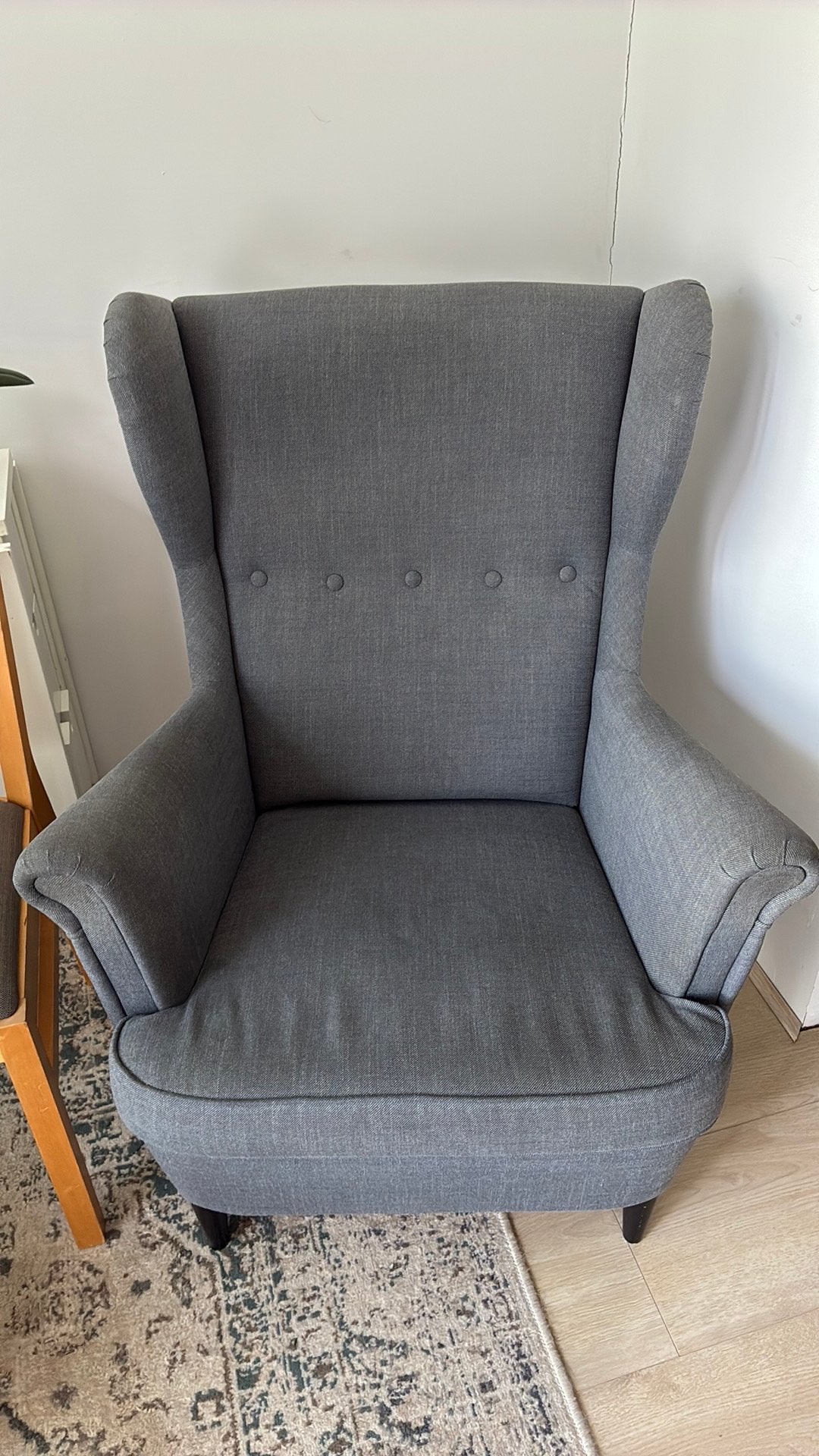 Ikea Strandmon - Grijze oorfauteuil - comfortabele fauteuil, Huis en Inrichting, Ophalen, Gebruikt, Stof, 75 tot 100 cm