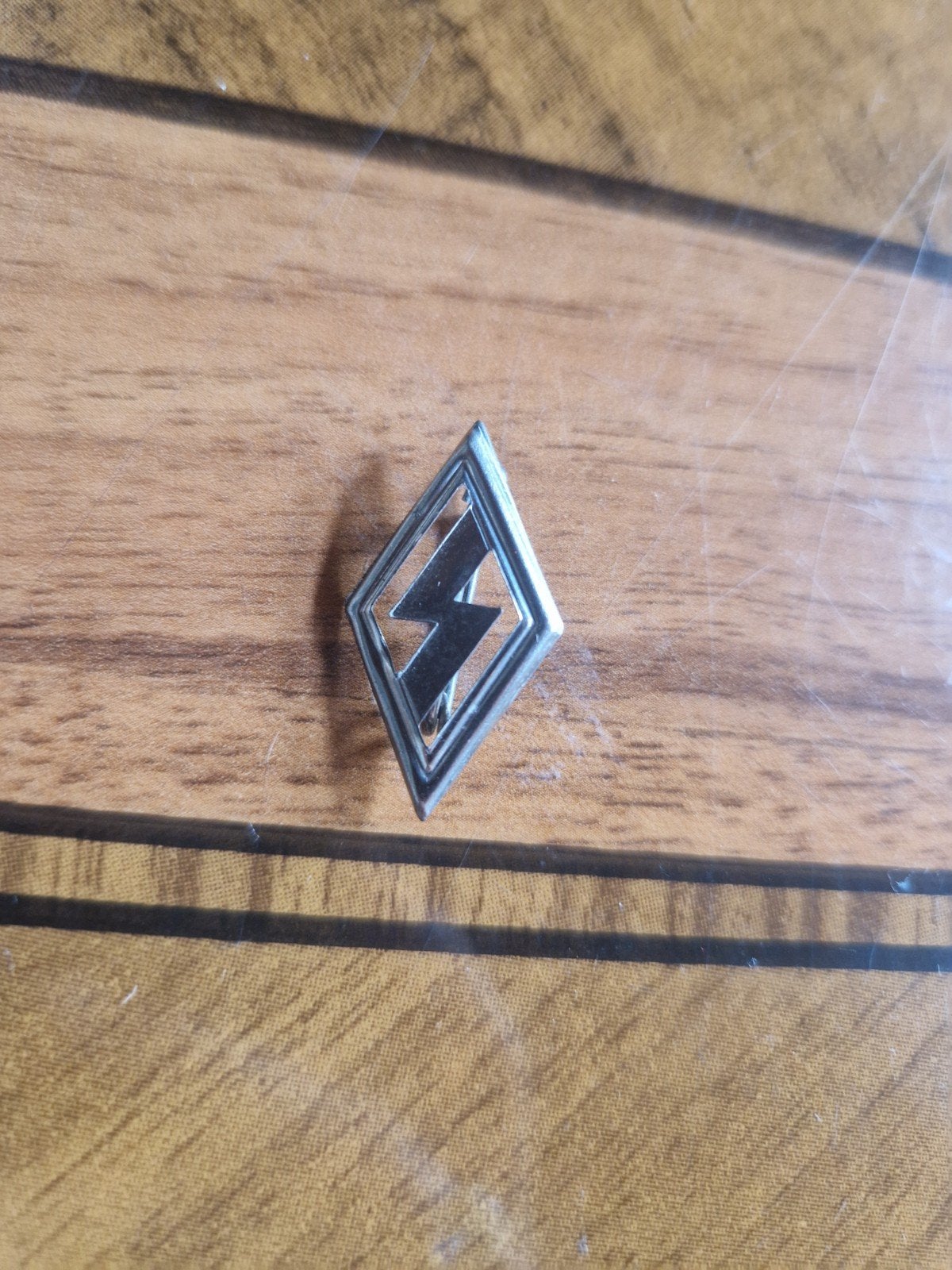 Jungvolk pin, Verzamelen, Militaria | Tweede Wereldoorlog, Ophalen of Verzenden, Nederland, Embleem of Badge