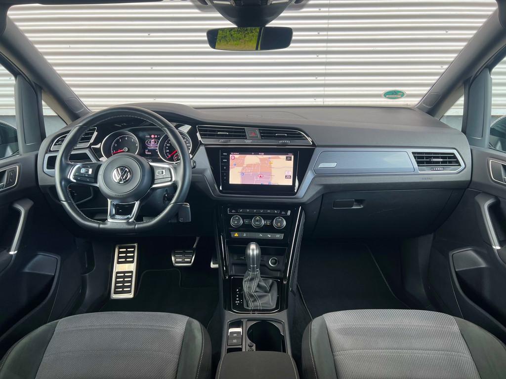 Volkswagen TOURAN 1.5 TSI Highline Business R 7P. | 2X R-Lin, 15 km/l, Euro 6, 4 cilinders, Bedrijf