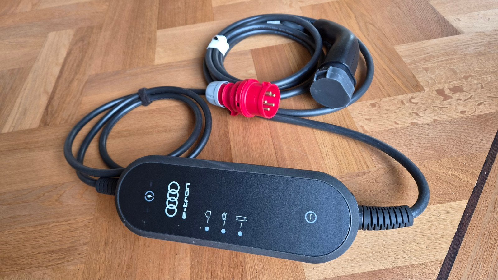 Audi e-tron Universele Lader 7.2kW Type 2, Ophalen of Verzenden, Zo goed als nieuw, Laadkabel