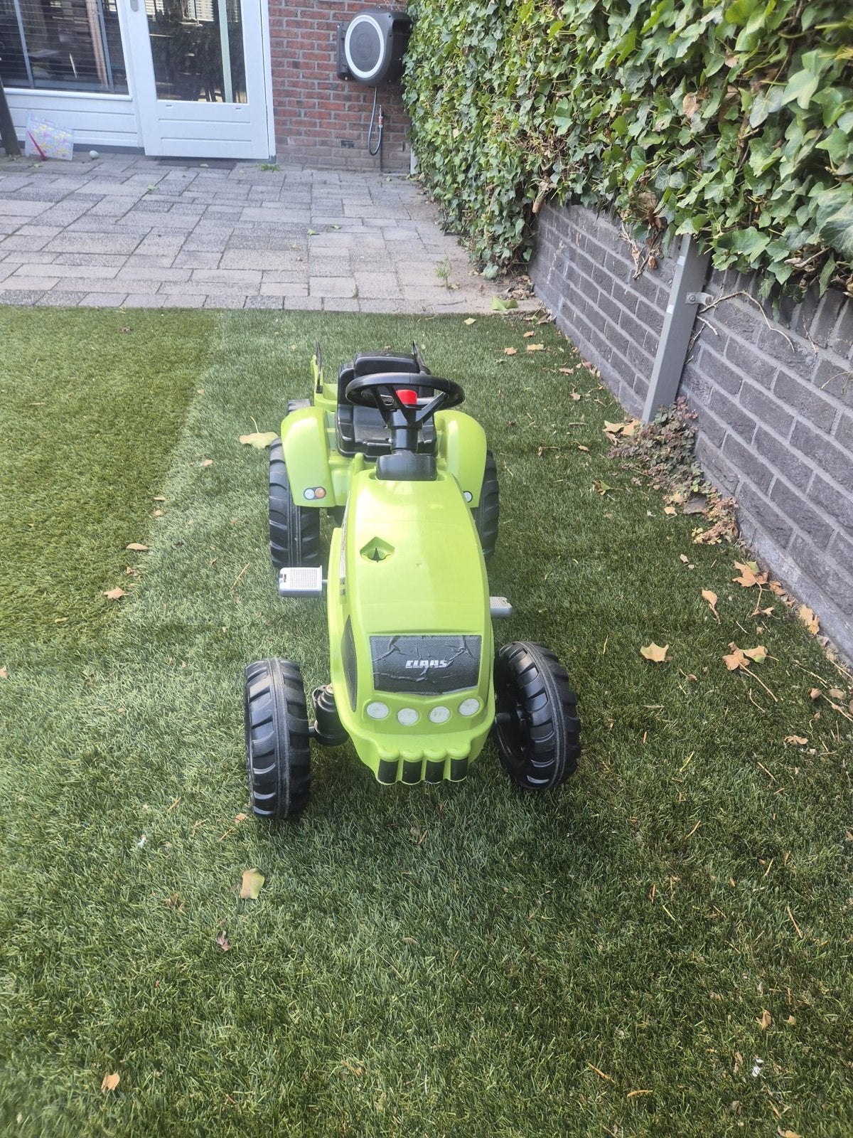 Claas Arion 410 traptractor met aanhanger, Ophalen, Zo goed als nieuw, Trapvoertuig