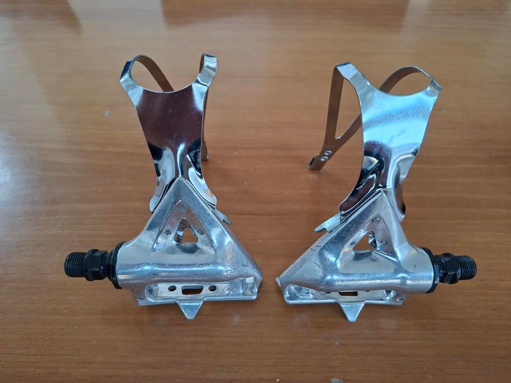 Vintage racefiets pedalen met toeclips en schoenplaatjes, Fietsen en Brommers, Fietsonderdelen, Ophalen of Verzenden, Gebruikt