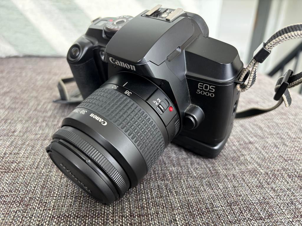 Canon EOS 5000 met extra grip/batterijhouder (analoog), Audio, Tv en Foto, Fotocamera's Analoog, Ophalen, Zo goed als nieuw, Spiegelreflex