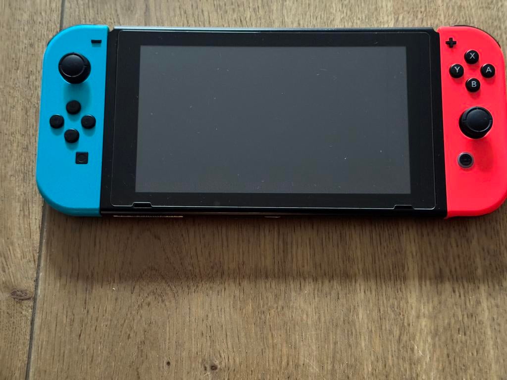 Nintendo Switch rood/ blauw, Ophalen, Zo goed als nieuw, Met 2 controllers, Switch Original