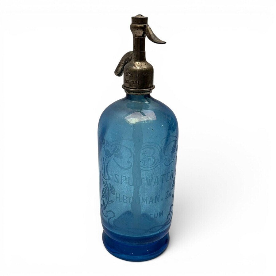 Blauwglazen spuitwater fles, H. Bouwman & Zoon, Warffum., Antiek en Kunst, Antiek | Glas en Kristal, Ophalen of Verzenden