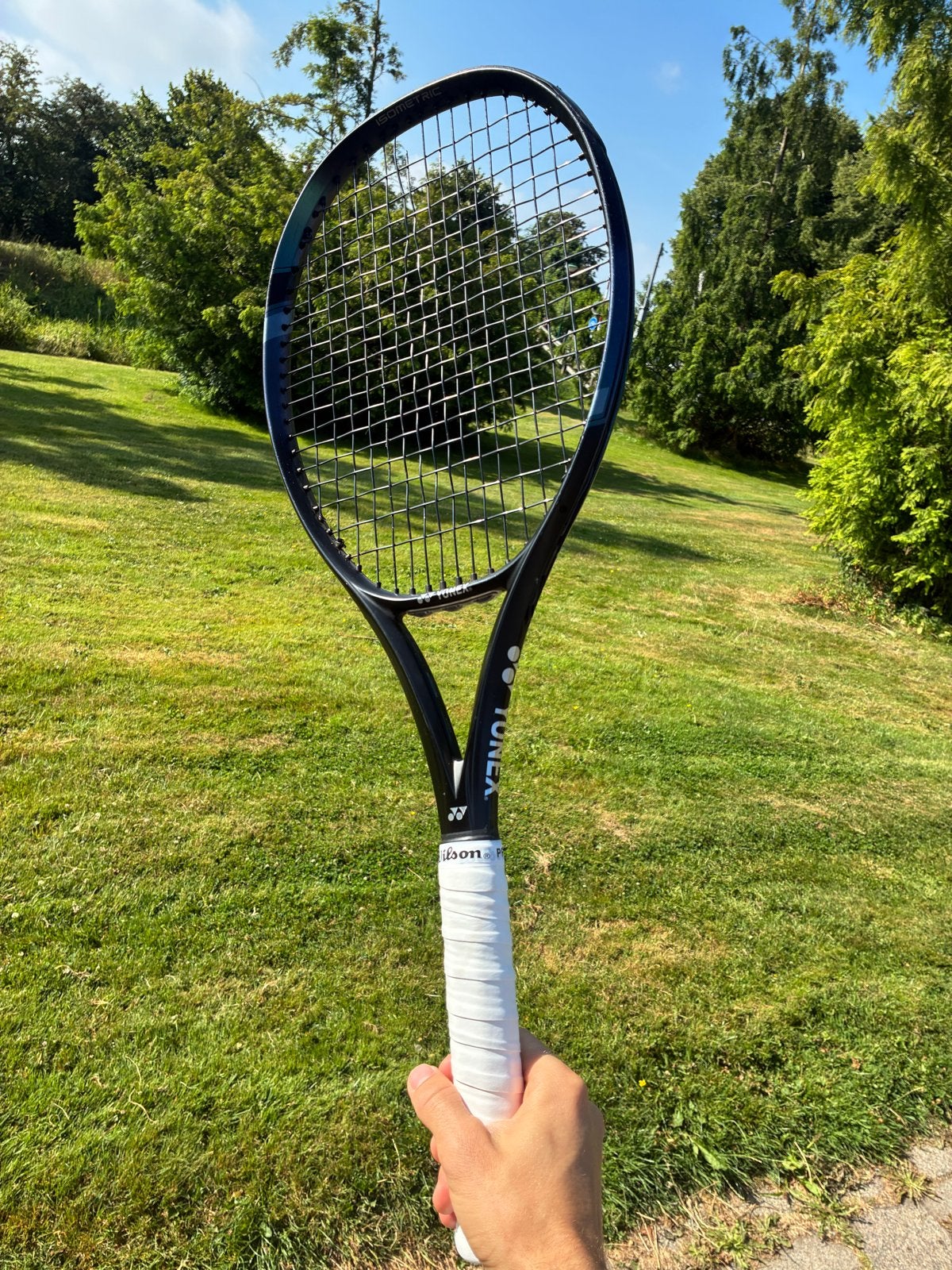 Yonex Ezone 100L Night Tennisracket Gripmaat 2, Sport en Fitness, Tennis, Gebruikt, Ophalen of Verzenden, Racket, L2