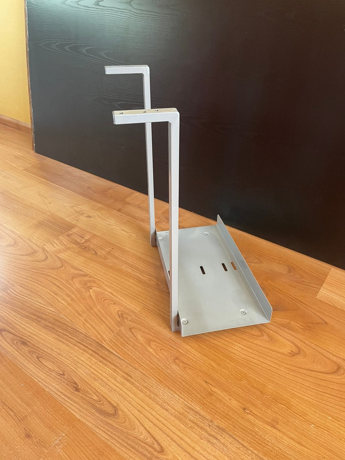 🧡 Pc onderbouw voor onder een bureau, Ophalen of Verzenden, Zo goed als nieuw