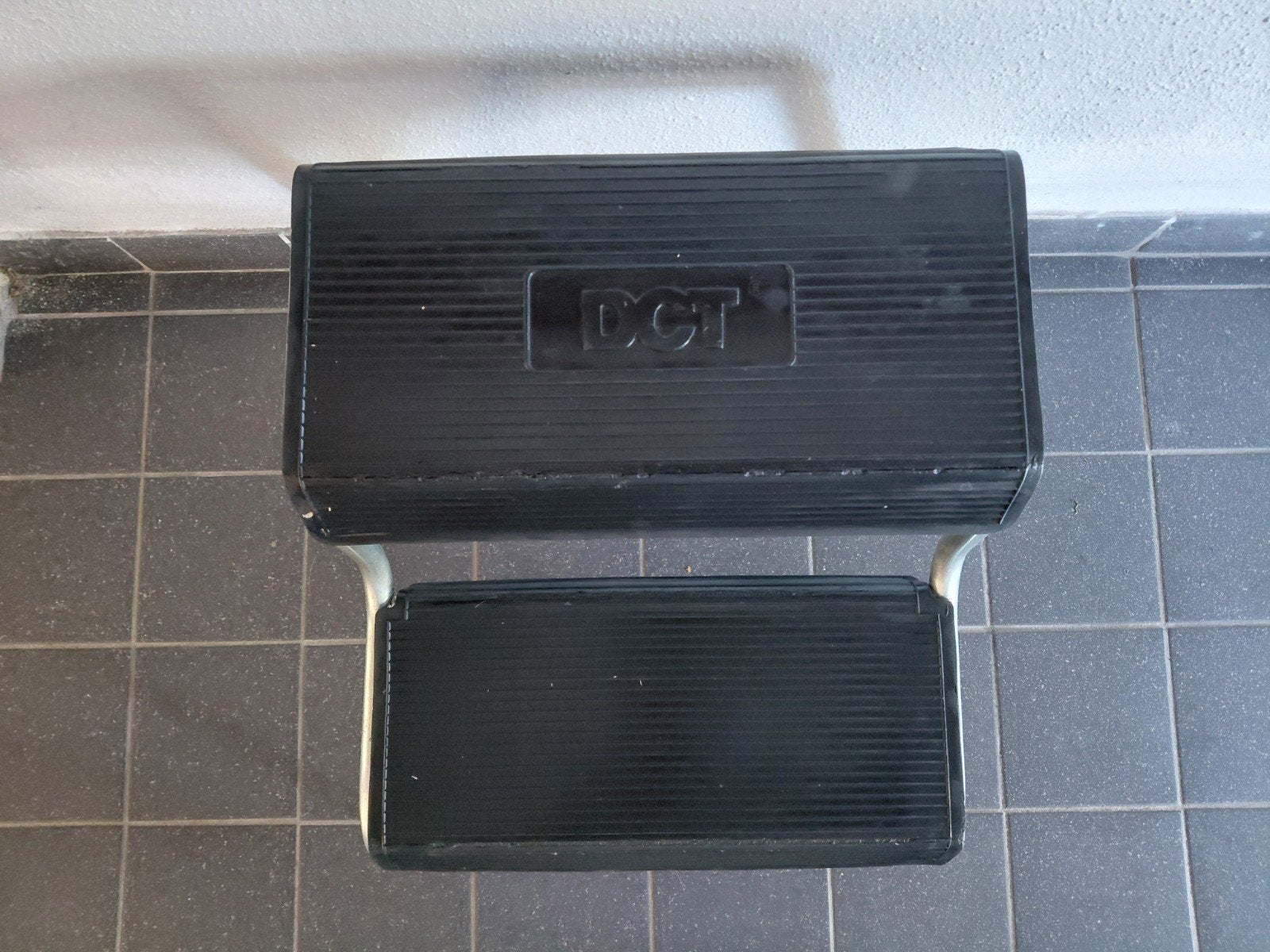 DCT 2 treden trap; opstap met metalen frame, Caravans en Kamperen, Ophalen, Gebruikt