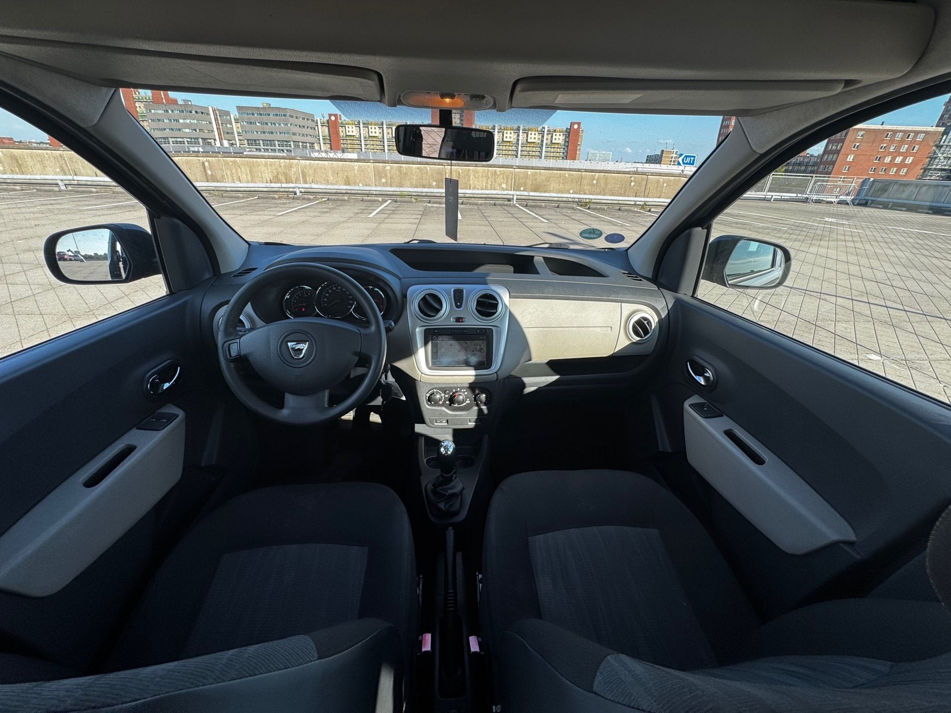 Dacia Dokker 1.2 TCe Lauréate AIRCO MULTIMEDIA DEALERONDRHD, Auto's, Voorwielaandrijving, Euro 5, Stof, Gebruikt