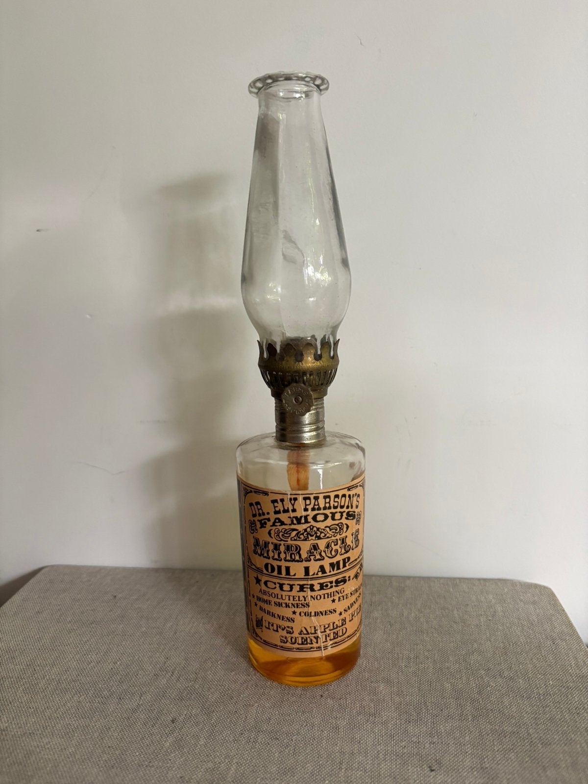 Antieke olielamp - Dr. Ely Parsson, Antiek en Kunst, Antiek | Lampen, Ophalen of Verzenden