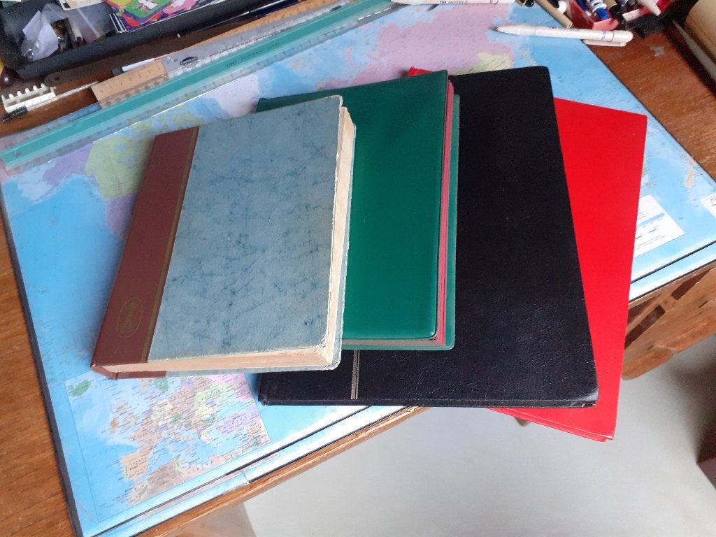 4 Albums - ongev. 2000 postzegels,  w.o.: Polen, Zambia, Mal, Verzenden, Gestempeld, Overige thema's