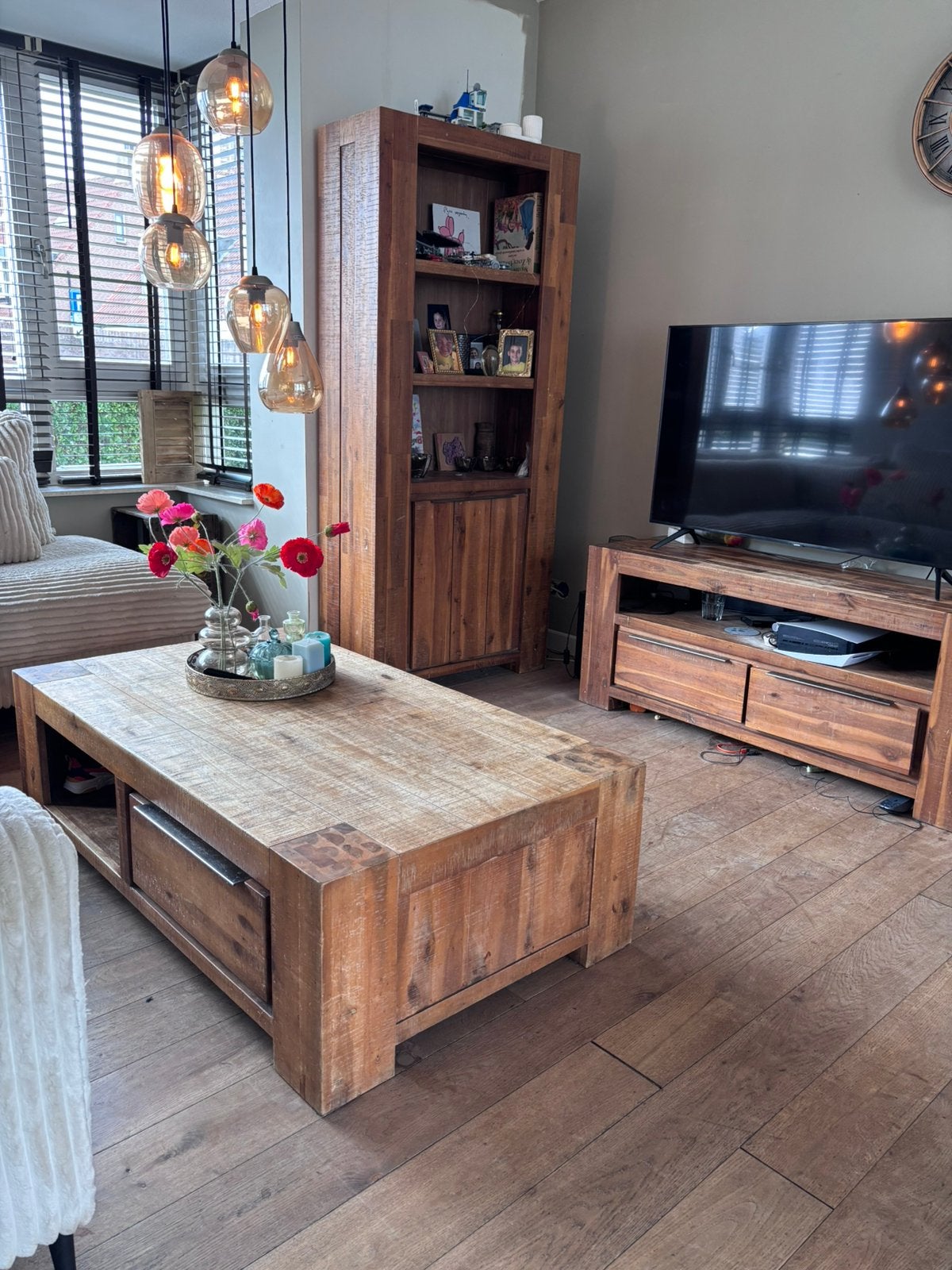 Complete set van salontafel, bibliotheek kast en tv meubel, Ophalen
