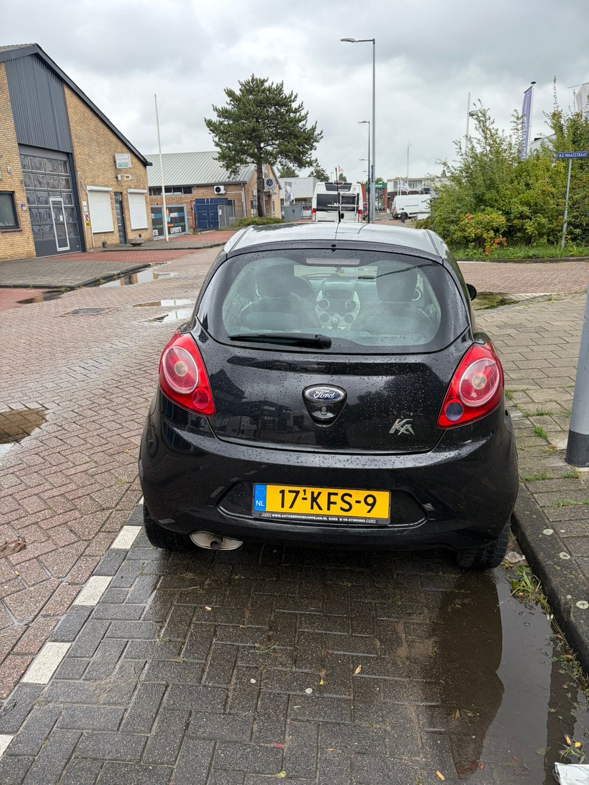 Ford Ka 1.2 51KW 2009 Zwart, Voorwielaandrijving, 1242 cc, 4 cilinders, 4 stoelen