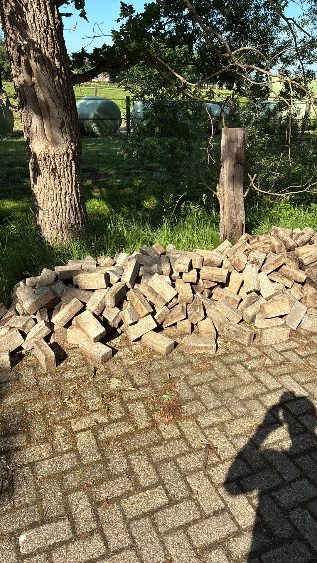 Betonklinkers gratis af te halen, Ophalen, Gebruikt, Beton, Klinkers