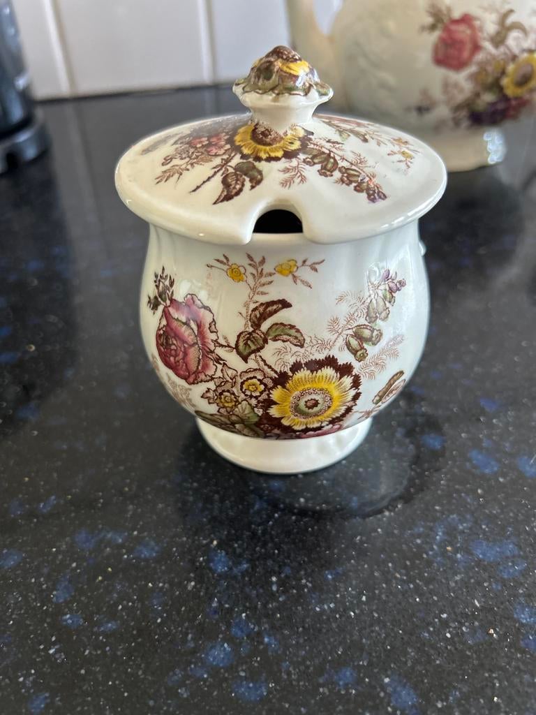 Wedgwood Frierswood suikerpotje, Huis en Inrichting, Keuken | Servies, Gebruikt, Keramiek, Overige typen, Ophalen of Verzenden