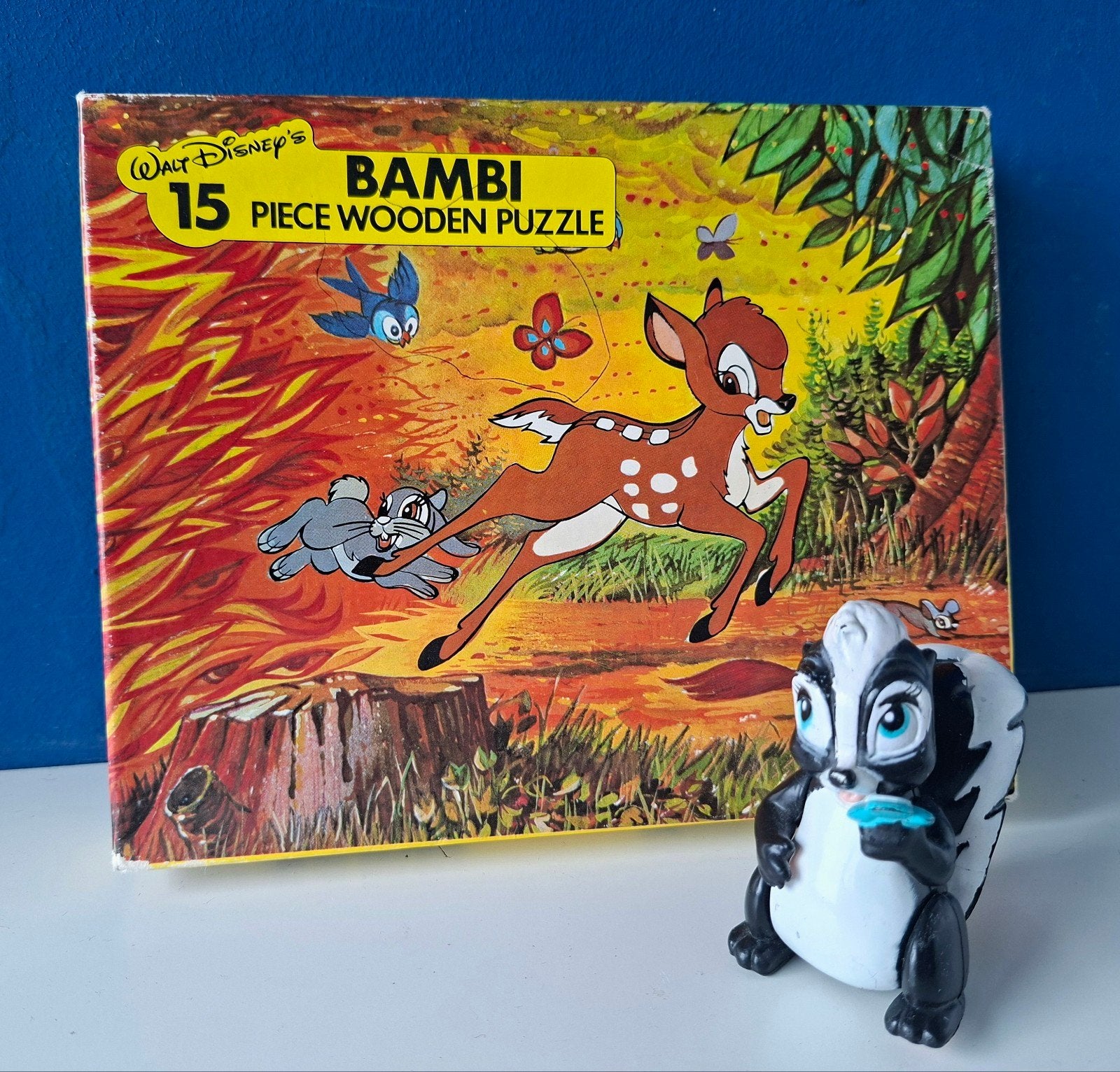 Vintage houten Bambi puzzeltje en Bloempje, Ophalen of Verzenden, Bambi of Dumbo, Gebruikt, Beeldje of Figuurtje