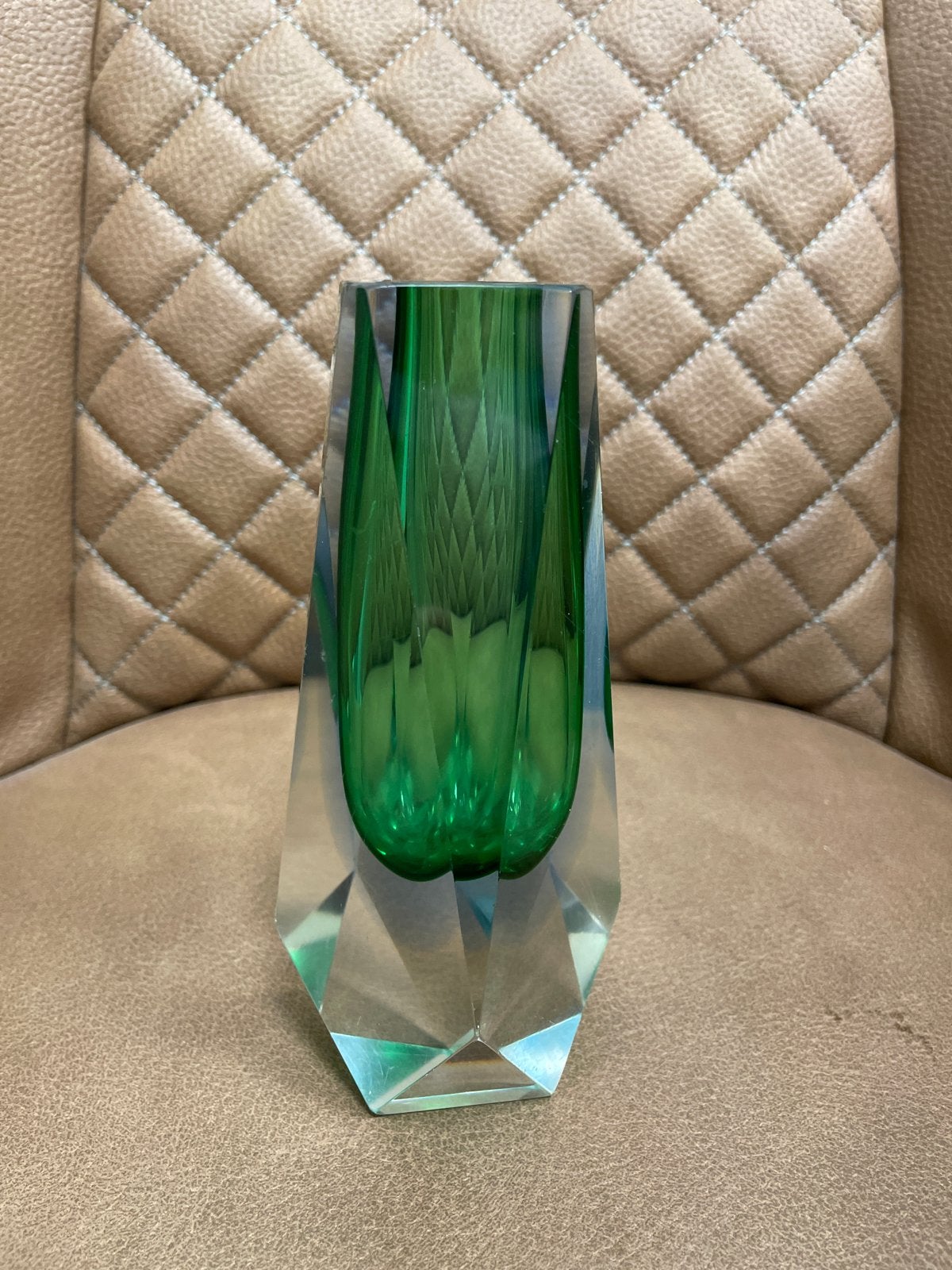 Groene kristallen vaas - Modern design-Murano, Antiek en Kunst, Antiek | Vazen, Ophalen of Verzenden