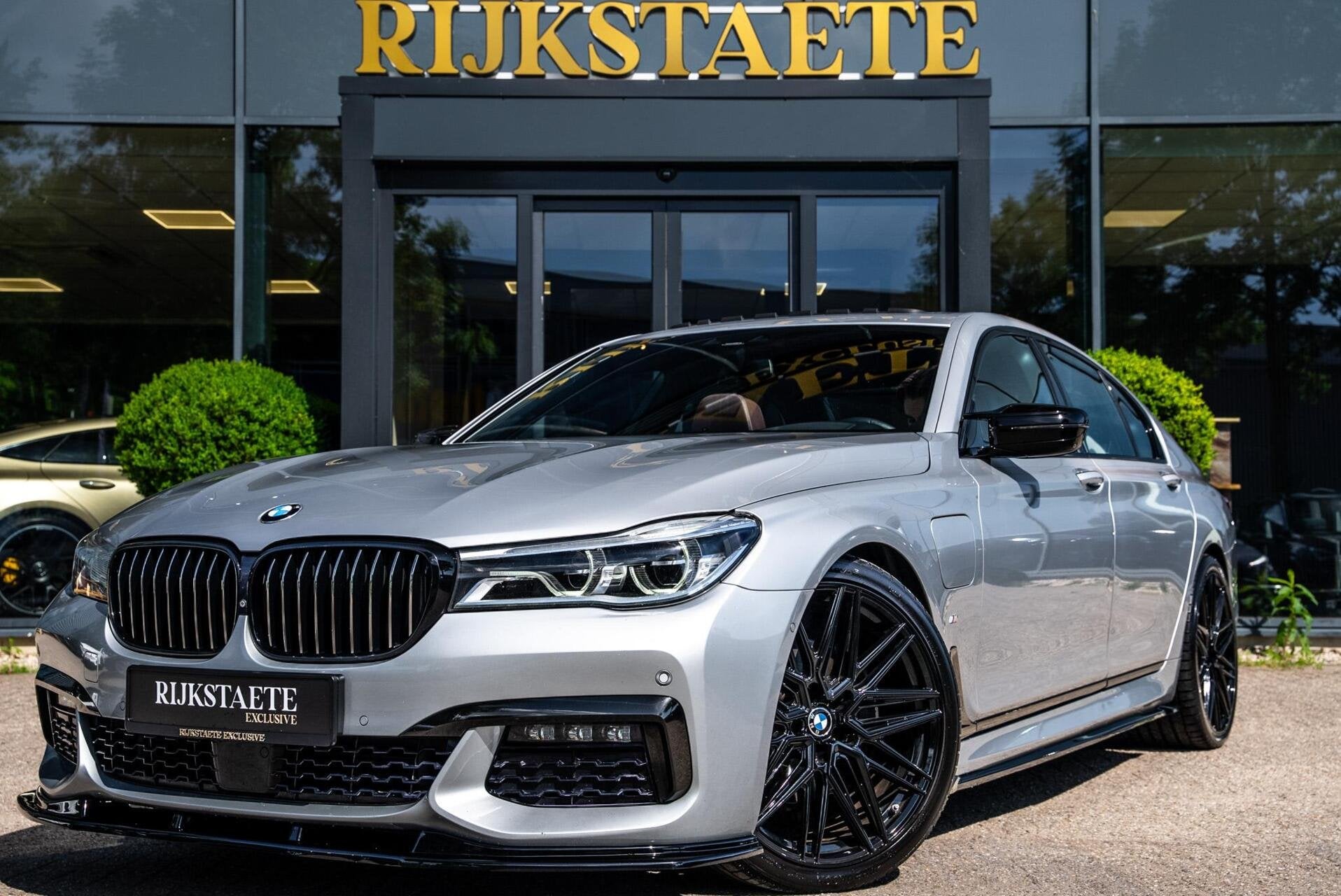BMW 7-serie 740e iPerformance High Executive|PANO|H&K|360|21, Automaat, 1998 cc, Achterwielaandrijving, Gebruikt